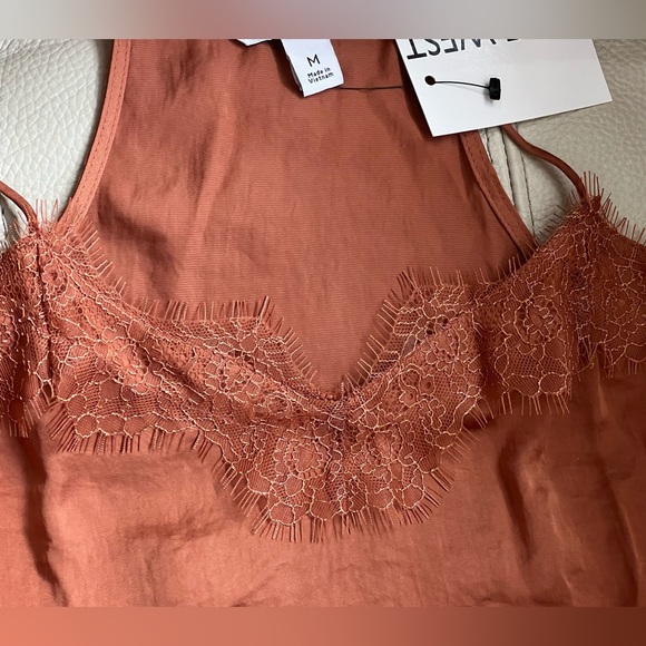 NINE WEST 🆕 Satin Cami with Lace Trim Size Medium - Picture 4 of 6